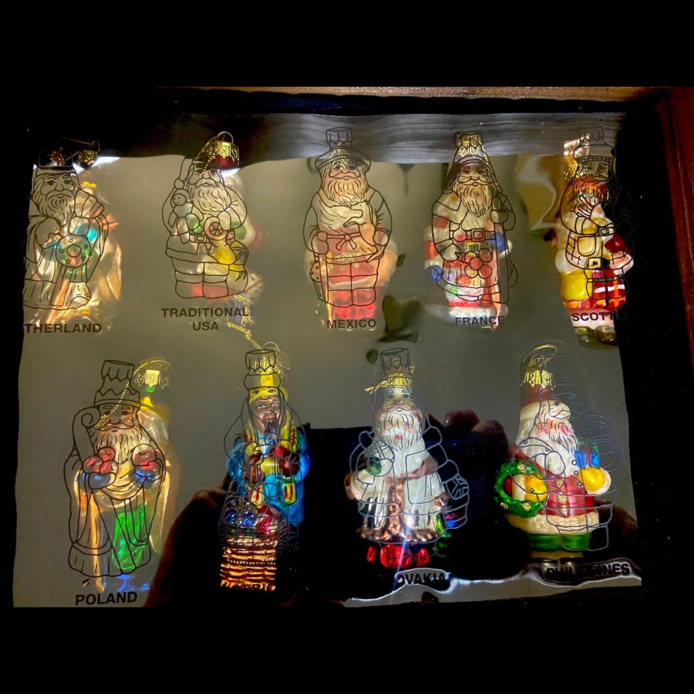 Thomas Pacconi 2002 Santa Collection.